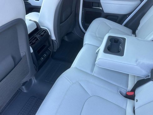 New 2026 Land Rover Defender 110 X-Dynamic SE image 21