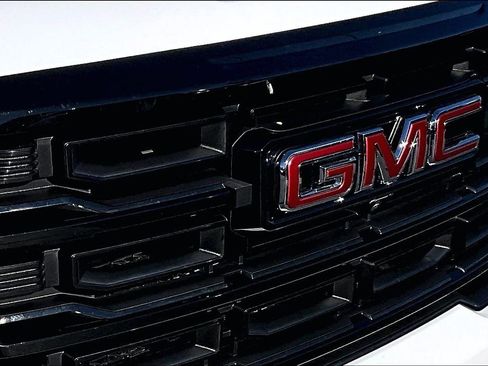 Used 2024 GMC Acadia Elevation w/ Black Edition image 30