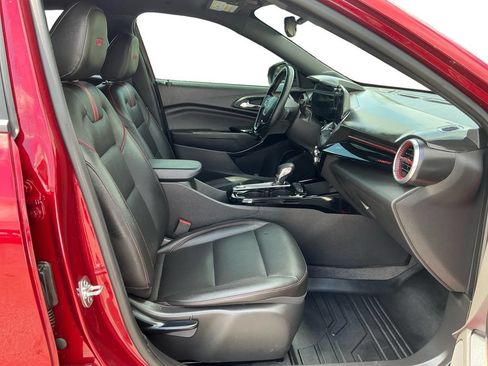 Used 2025 Chevrolet Trax RS w/ Driver Confidence Package FWD image 22