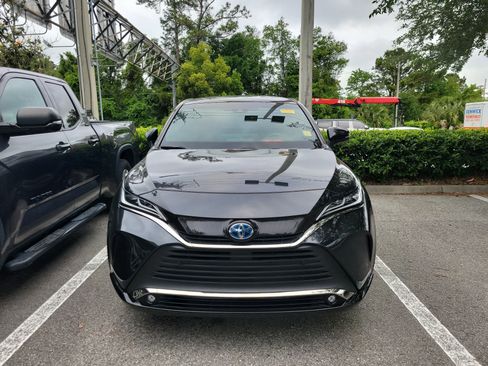 Used 2023 Toyota Venza Nightshade AWD/4WD image 29