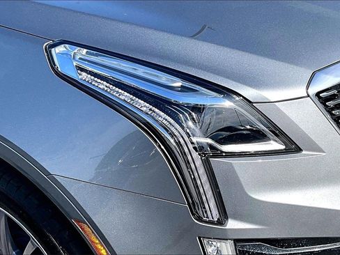 Certified 2025 Cadillac XT5 Premium Luxury image 32