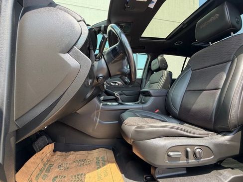Used 2022 Chevrolet Traverse High Country w/ LPO, Cargo Package AWD/4WD image 10