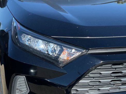 Certified 2022 Toyota RAV4 LE AWD/4WD image 14