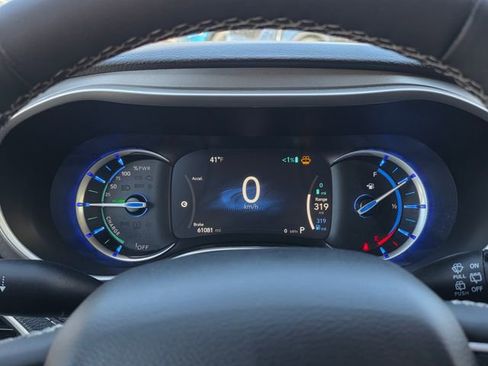 Used 2023 Chrysler Pacifica Touring-L FWD image 30