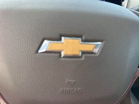 Used 2019 Chevrolet Traverse LT image 25