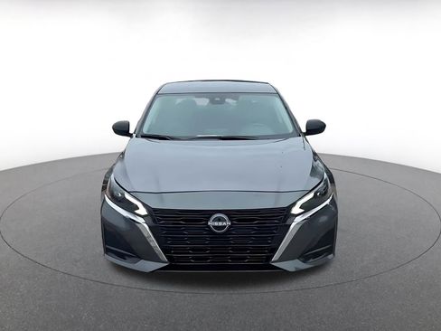 Used 2025 Nissan Altima 2.5 SV FWD image 4