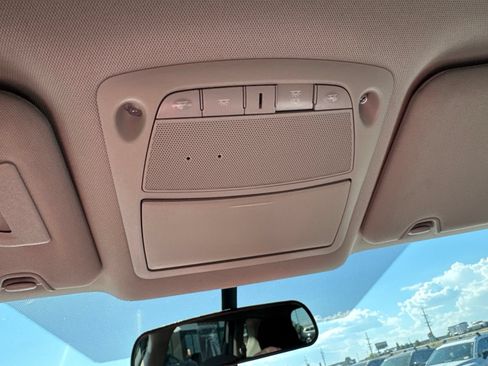 Used 2018 Nissan Rogue SV AWD/4WD image 24