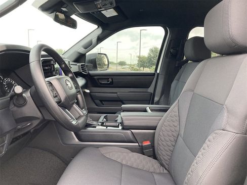 New 2026 Toyota Tundra SR image 10