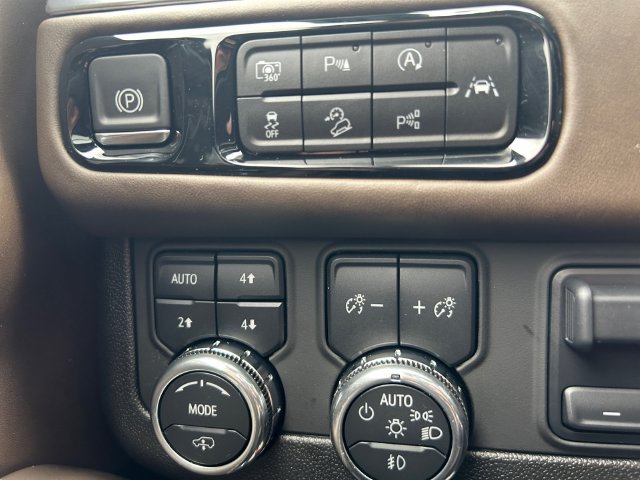 Used 2025 GMC Yukon Denali Ultimate w/ LPO, Illumination Package AWD/4WD image 30