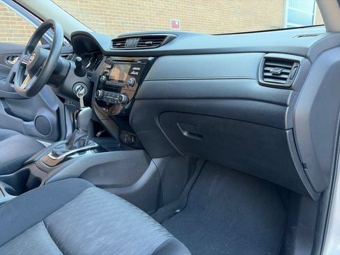 Used 2017 Nissan Rogue S w/ S Appearance Package AWD/4WD image 25