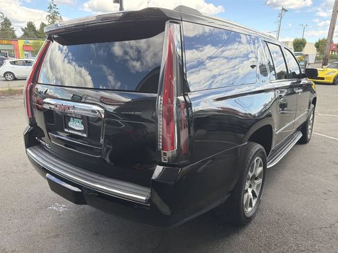 Used 2020 GMC Yukon XL Denali RWD image 9