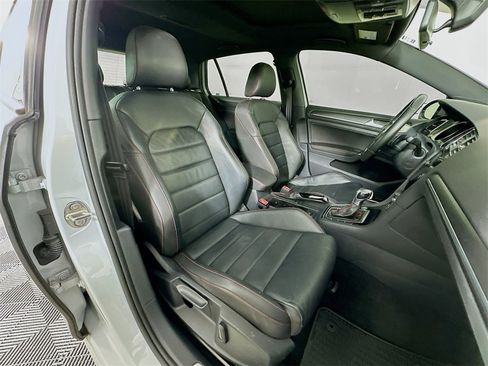 Used 2019 Volkswagen GTI SE image 33