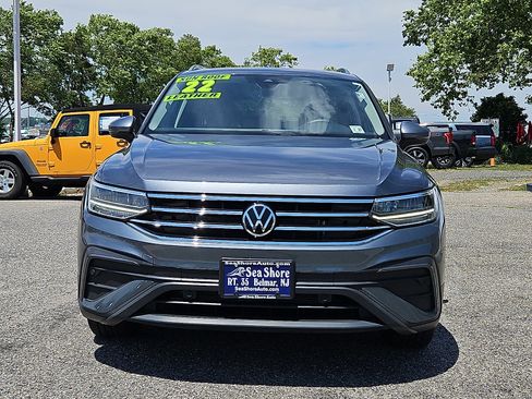 Used 2022 Volkswagen Tiguan SE w/ Panoramic Sunroof Package AWD/4WD image 2