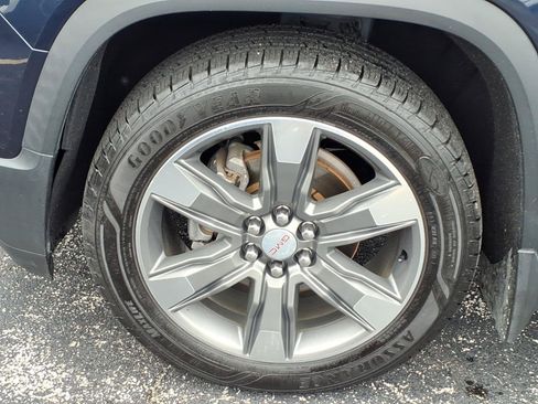 Used 2017 GMC Acadia SLT w/ LPO, Cargo Package AWD/4WD image 32