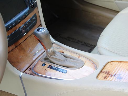 Used 2008 Mercedes-Benz E 350 4MATIC Wagon image 24