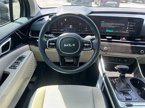 Used 2025 Kia Carnival SX Prestige FWD image 16