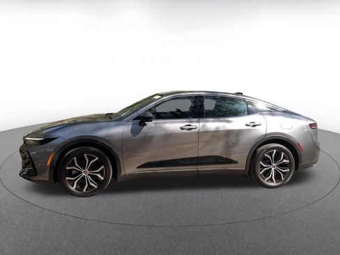 Used 2025 Toyota Crown XLE image 4