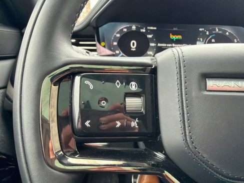 Used 2025 Land Rover Range Rover Sport Dynamic SE image 14