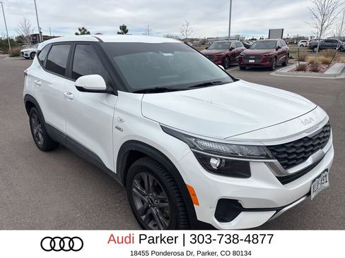 Used 2022 Kia Seltos LX image 2