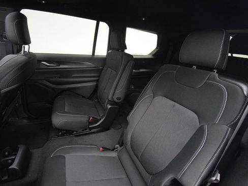 New 2026 Jeep Grand Cherokee L 4WD image 36