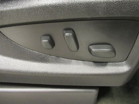 Used 2018 GMC Sierra 1500 SLT w/ SLT Preferred Package image 11