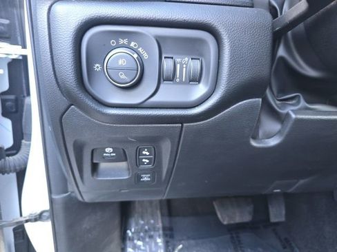 Used 2025 RAM 1500 Laramie AWD/4WD image 11