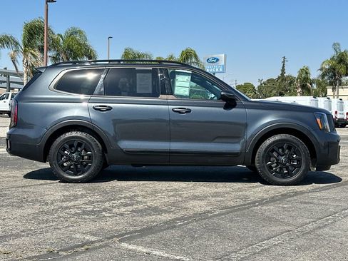 Used 2024 Kia Telluride AWD image 2
