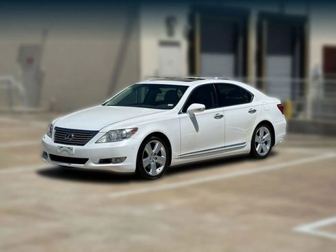 Used 2012 Lexus LS 460 w/ Comfort Pkg image 3