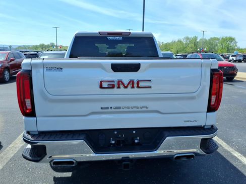 Used 2024 GMC Sierra 1500 SLT w/ X31 Off-Road Package image 4