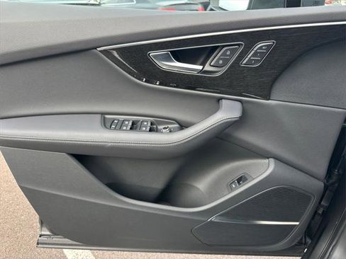 Certified 2025 Audi Q7 2.0T Premium Plus image 25