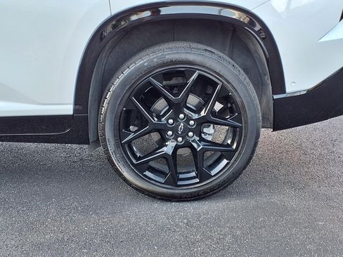 Used 2025 Chevrolet Traverse RS w/ LPO, Floor Liner Package FWD image 10