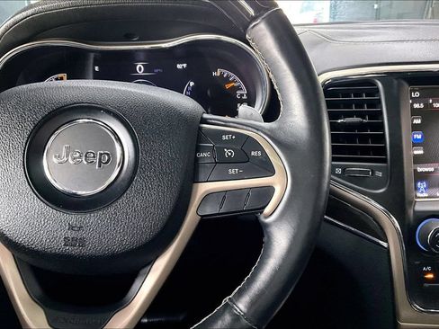 Used 2016 Jeep Grand Cherokee Overland AWD/4WD image 12