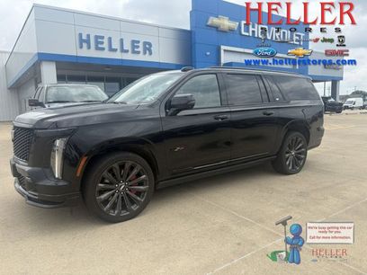 Used 2025 Cadillac Escalade ESV V