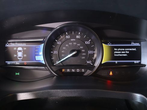 Used 2016 Ford Explorer XLT w/ Equipment Group 201A FWD image 4