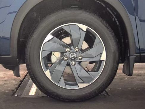 Certified 2025 Nissan Rogue SV w/ SV Premium Package FWD image 8
