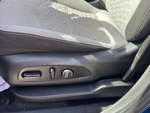 Used 2020 Chevrolet Equinox LT image 14