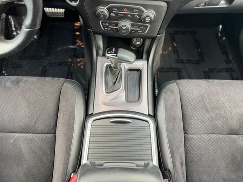 Used 2019 Dodge Charger Scat Pack w/ Dynamics Package RWD image 18