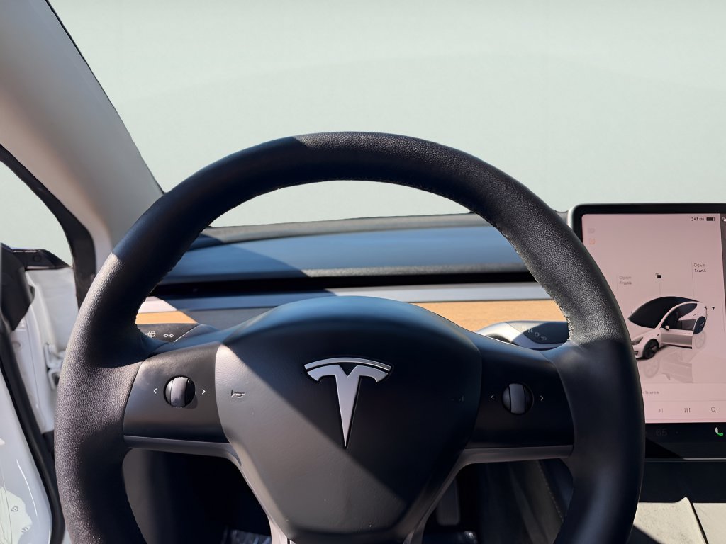 Used 2022 Tesla Model 3 Long Range AWD/4WD image 18