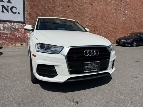 Used 2017 Audi Q3 2.0T Premium w/ Convenience Package AWD/4WD image 2