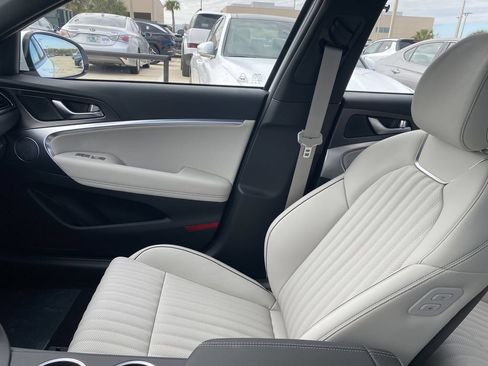 New 2025 Genesis G70 2.5T w/ Sport Prestige Package RWD image 21