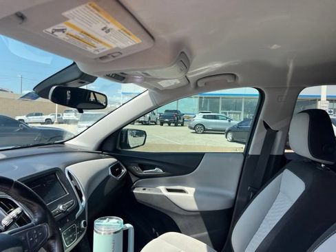 Used 2020 Chevrolet Equinox LT FWD image 11