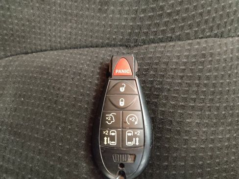 Used 2016 Dodge Grand Caravan SXT FWD image 32