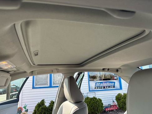 Used 2017 Toyota Camry XLE image 17