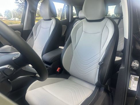 New 2025 Volkswagen Tiguan SE image 11