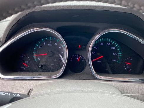 Used 2011 Chevrolet Traverse LT w/ Personal Connectivity Package FWD image 9