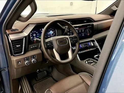Used 2025 GMC Sierra 2500 Denali w/ Denali Reserve Package AWD/4WD image 16