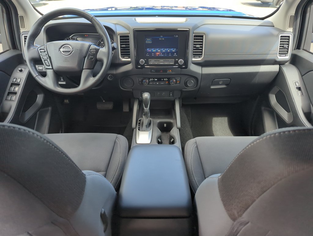 Used 2024 Nissan Frontier SV RWD image 15