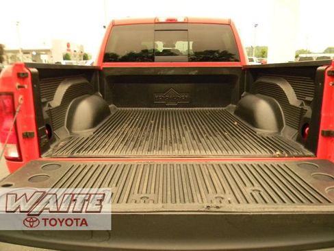 Used 2018 RAM 1500 Classic SLT AWD/4WD image 4