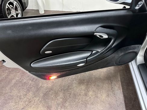 Used 2000 Porsche 911 Cabriolet image 17