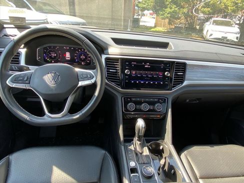 Used 2022 Volkswagen Atlas Cross Sport SE w/ Panoramic Sunroof Package image 11